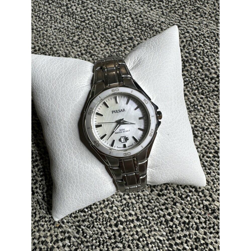 Pulsar Womens VX82-X530 Watch SIlver Bracelet Band Case Pink & White Dial Diver